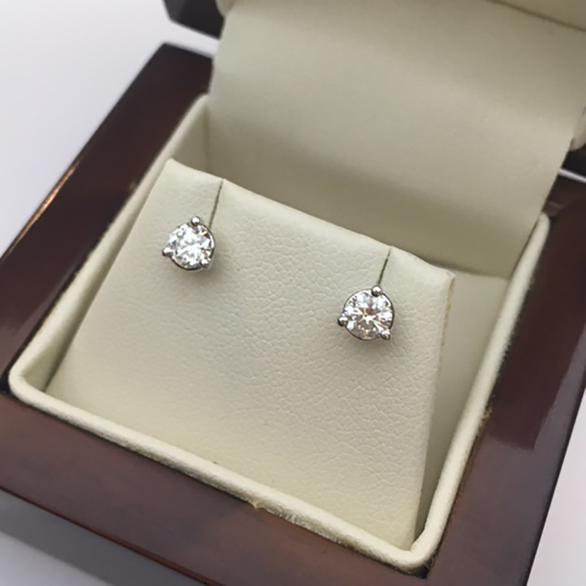 How To Buy The Perfect Pair Of Diamond Stud Earrings