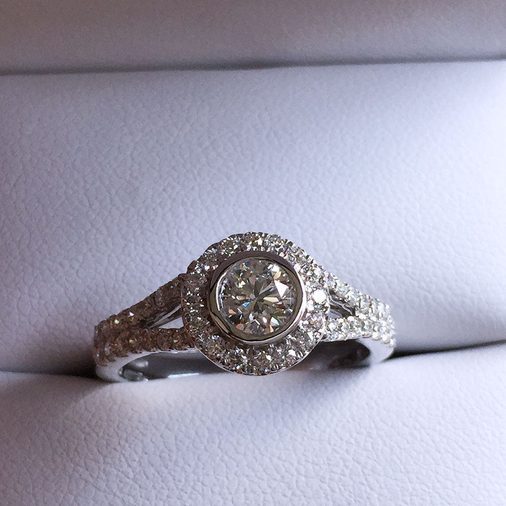 18 karat diamond engagement ring - Australian Diamond Network